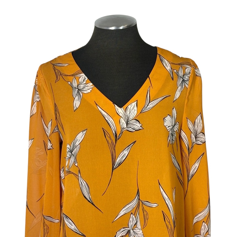 A New Day – Floral Bell Sleeve V-Neck Pullover Blouse – Small - Picture 3 of 9